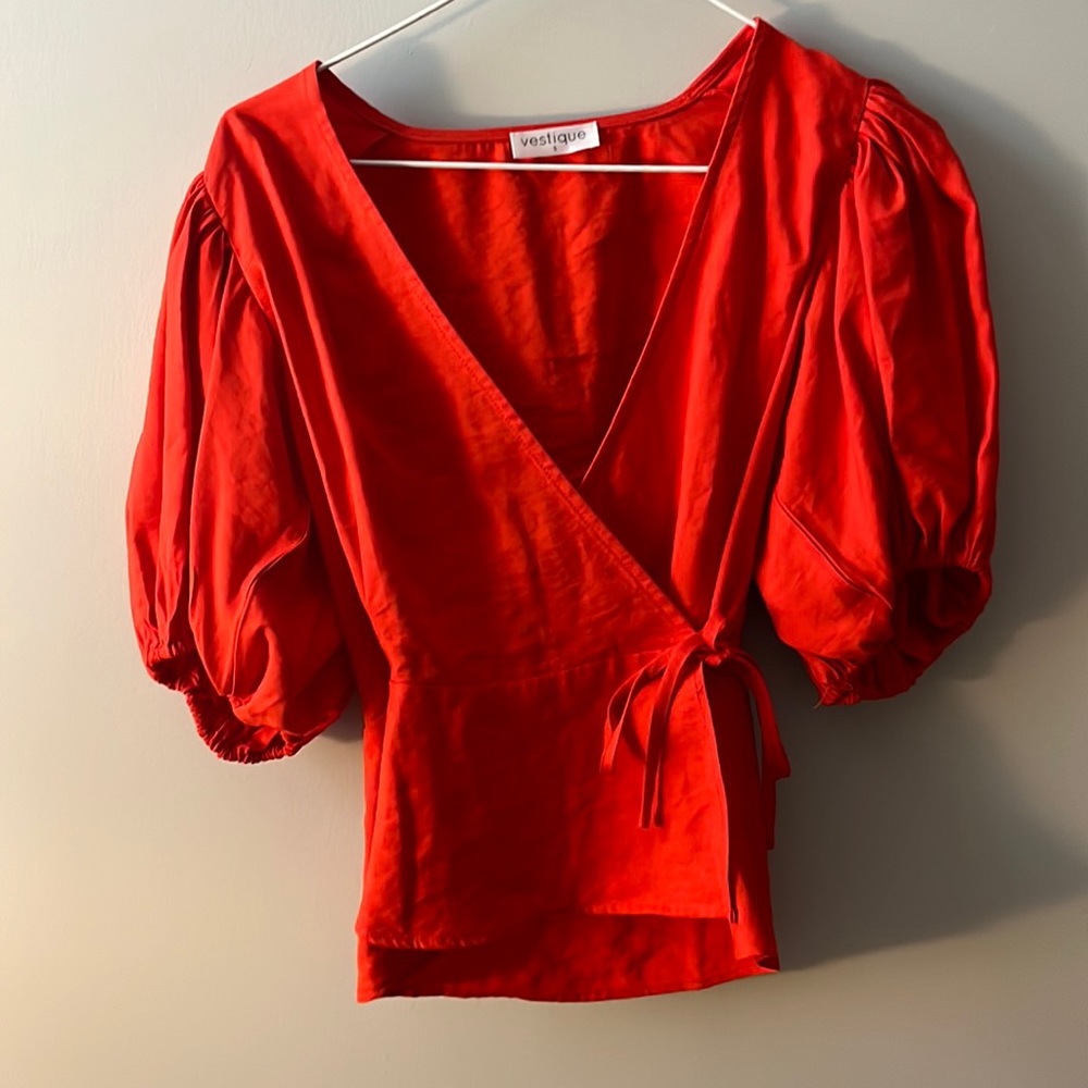 vestique red side tie puff sleeve top
